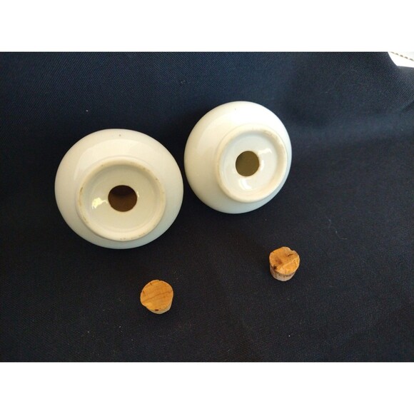 Set of Vintage Ucagco Gilded Birdcages Salt Pepper Shakers Made in Japan small - Picture 9 of 12